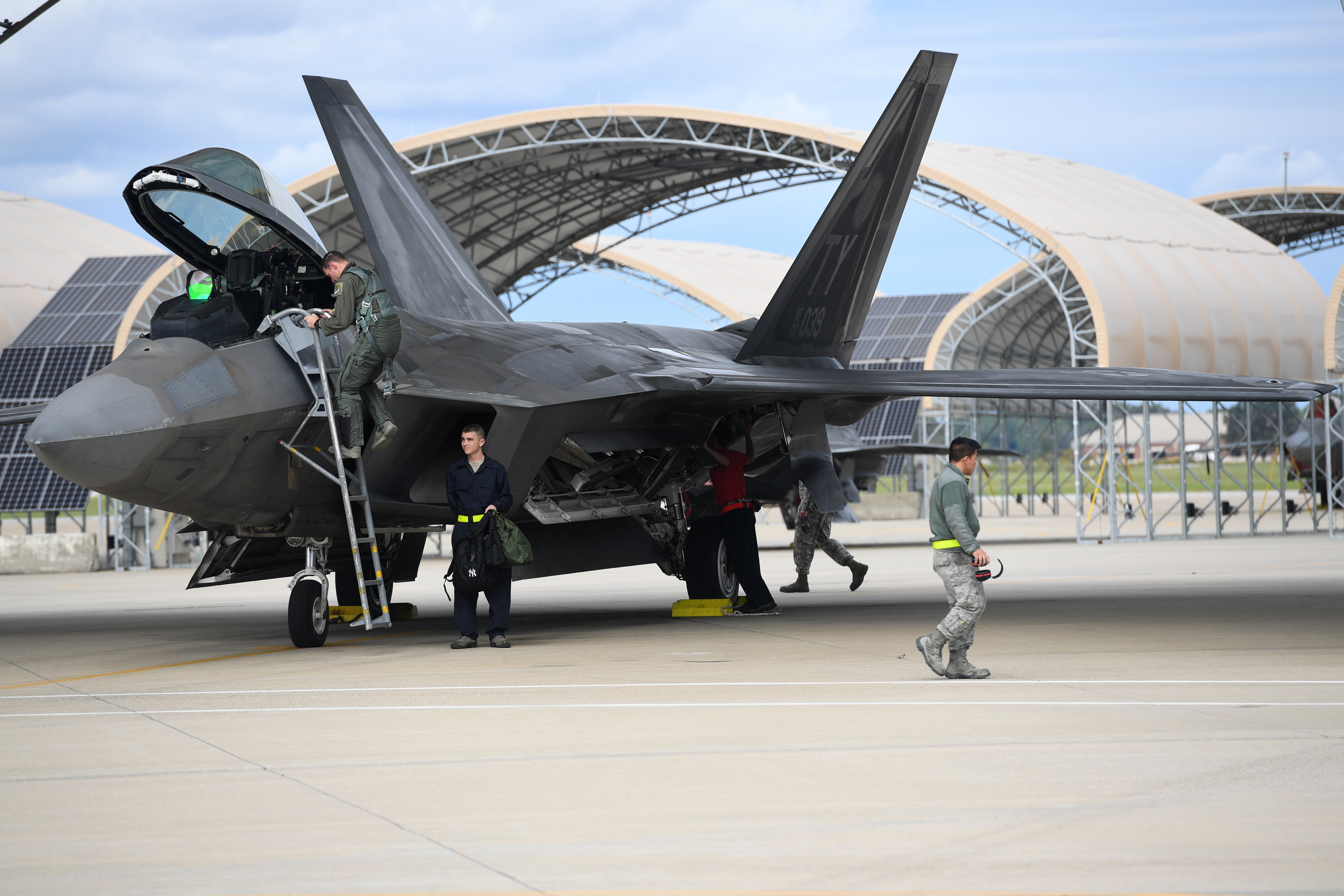 Langley AFB hosts Tyndall AFB F22s > Joint Base LangleyEustis > Article Display