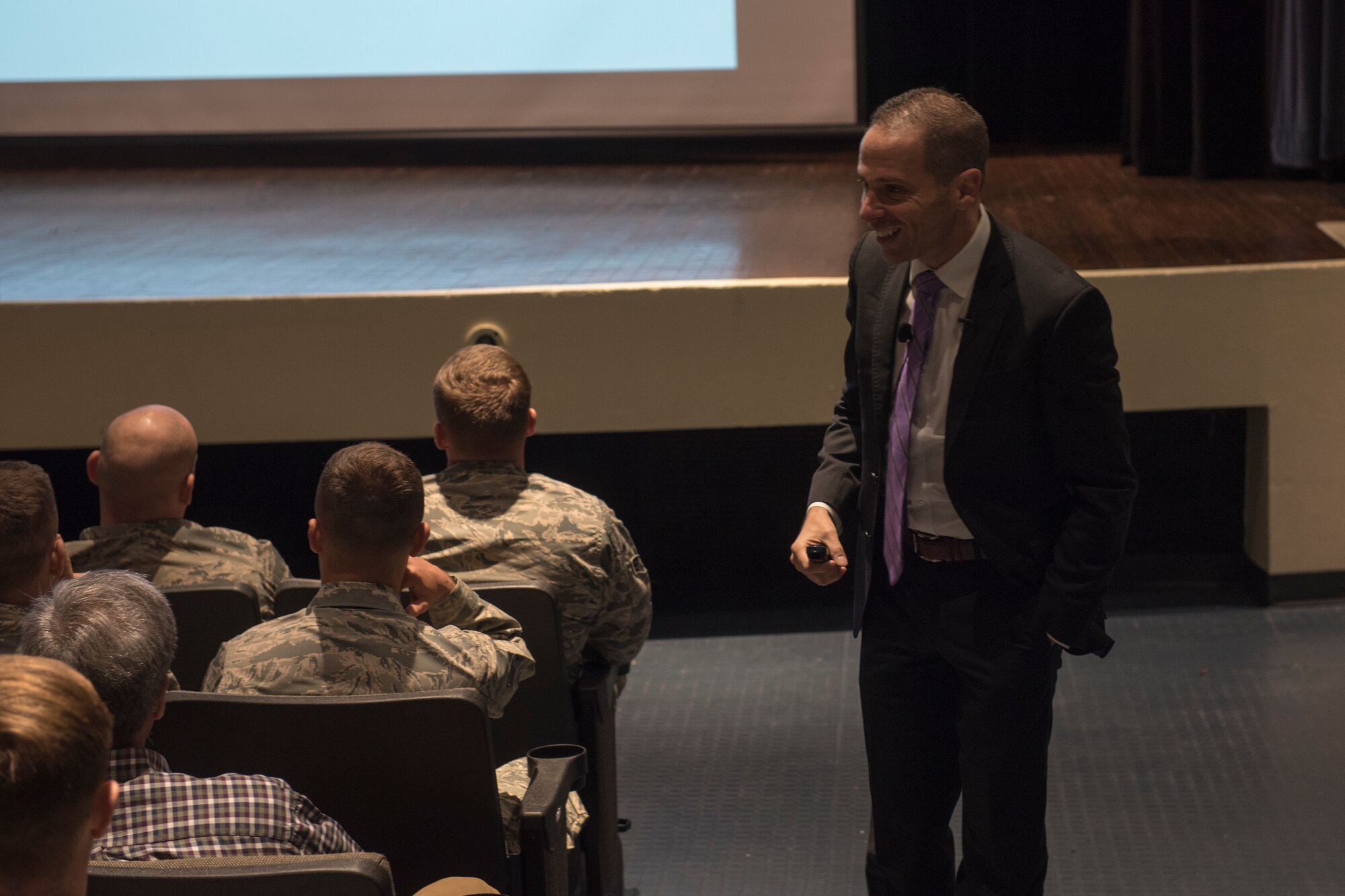 Bestselling author visits SJAFB