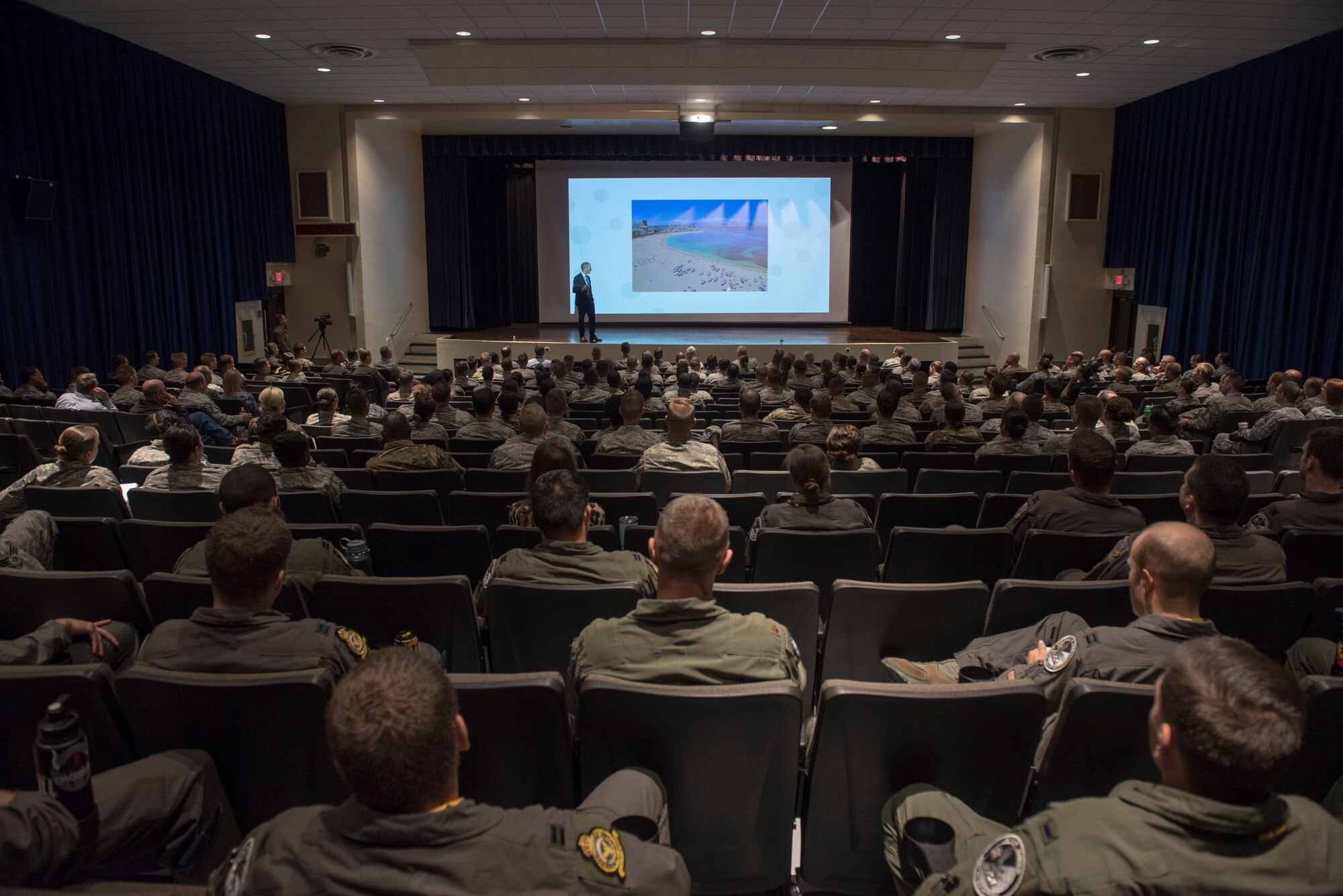 Bestselling author visits SJAFB