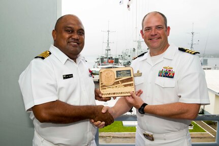 USS Shoup departs Fiji following port visit