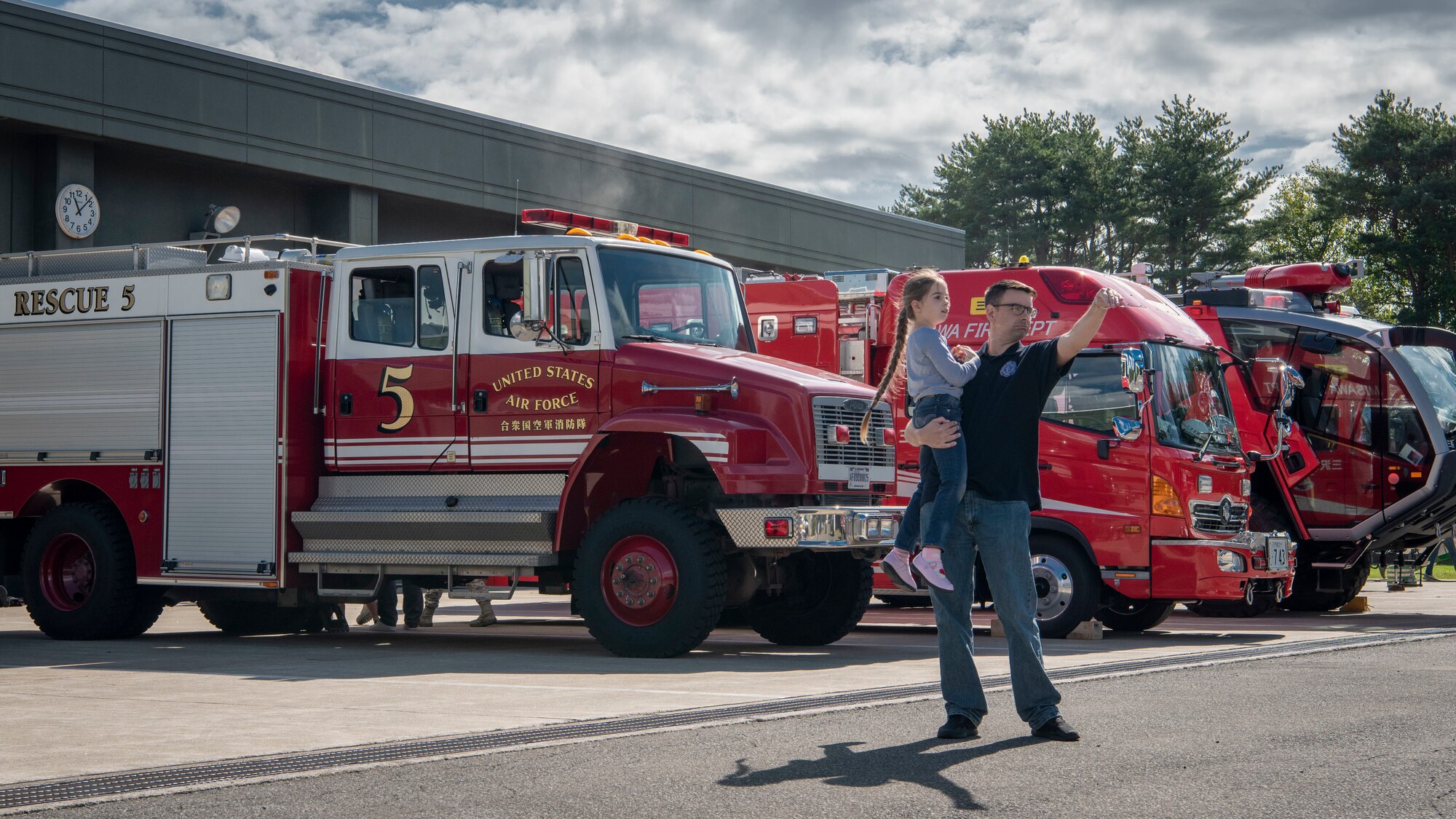 Bilateral firetrucks