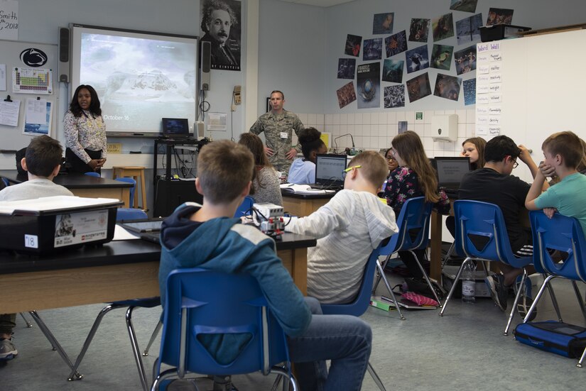 Millennial Tech Middle School Classroom Building 8E6