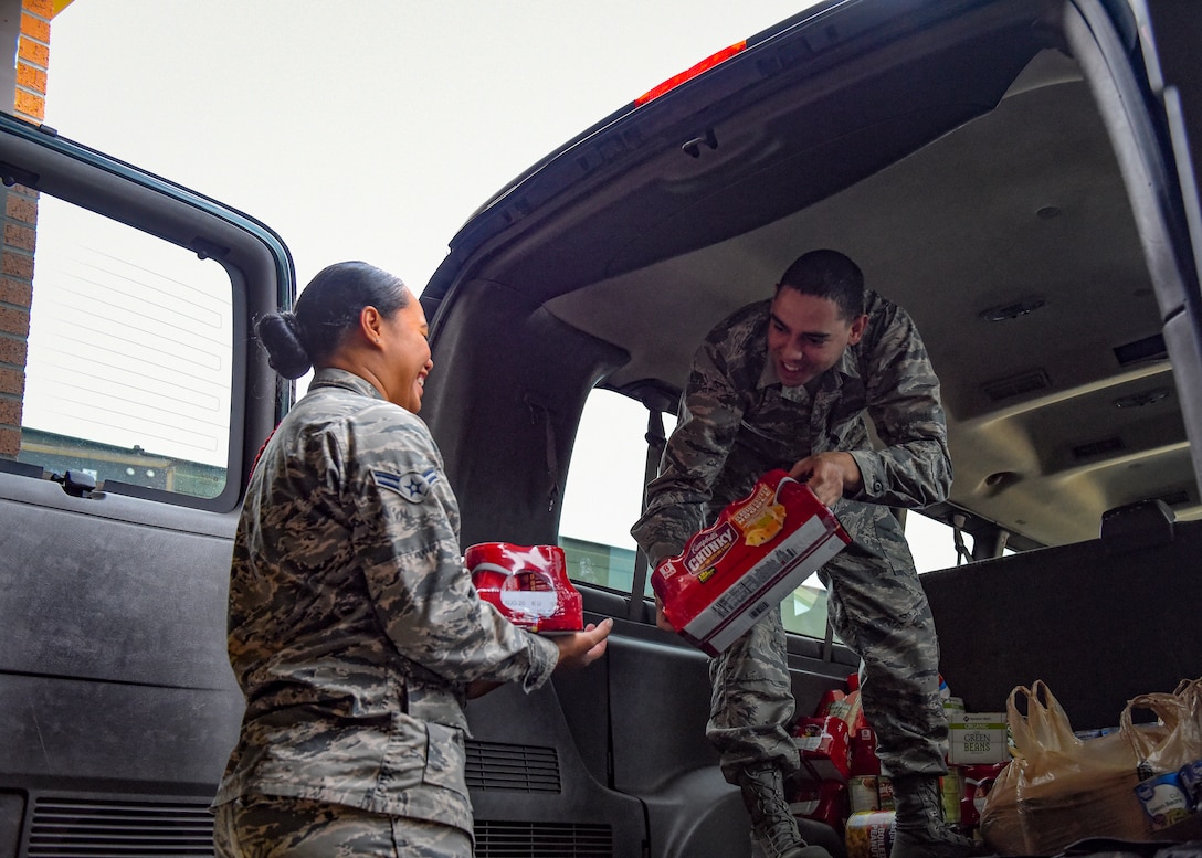 Sheppard AFB Feds Feed Families 2018 campaign