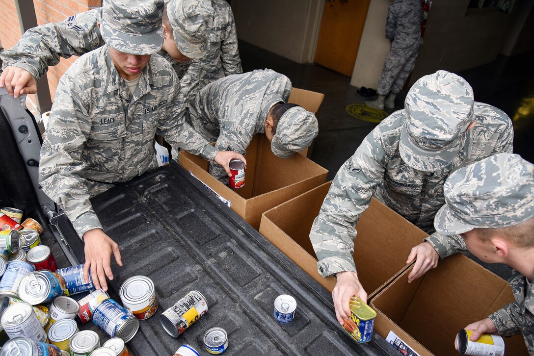 Sheppard AFB Feds Feed Families 2018 campaign