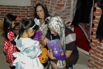 Halloween Carnival in Iwakuni City creates opportunity to make f