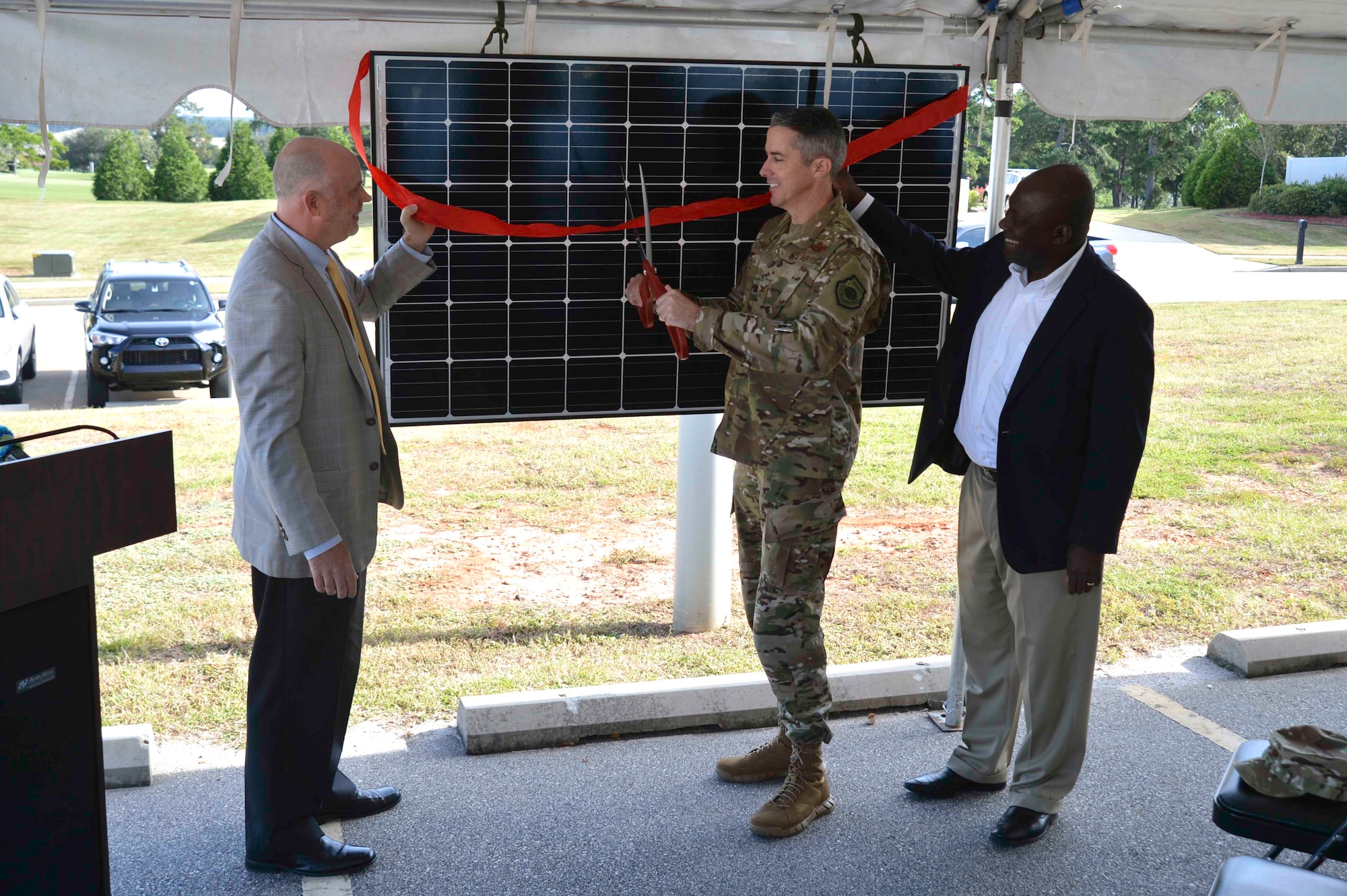 The project included the installation of 5,865 solar panels in 284 homes, accumulating an approximate 40 percent offset of total annual electrical consumption. A first for military housing in the state of South Carolina, the project solidifies the state as eighth in the nation for installed solar power capacity.