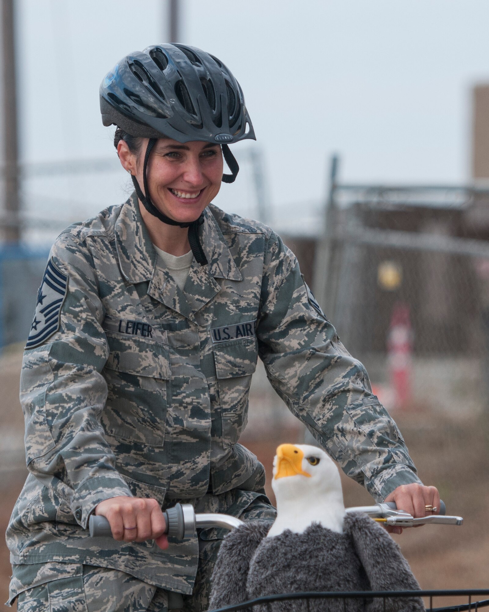 480th ISRW Commander visits the 548th ISRG.
