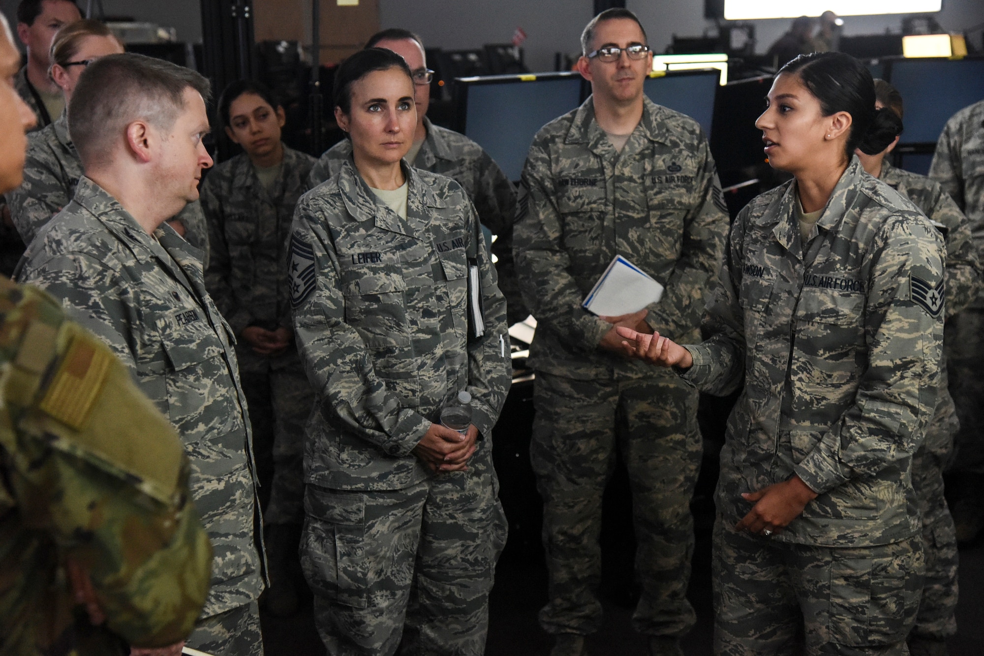480th ISRW Commander visits the 548th ISRG.