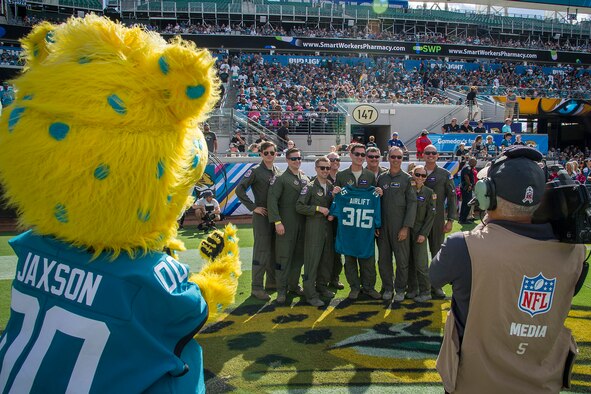 While the Jacksonville Jaguars lost their Oct. 21 home game against the Houston Texans, 20-7, the game at least started off with a thunderous roar from a Charleston C-17 Globemaster III flown a mere 1,500 feet above by the 701st Airlift Squadron aka the “Turtles.”