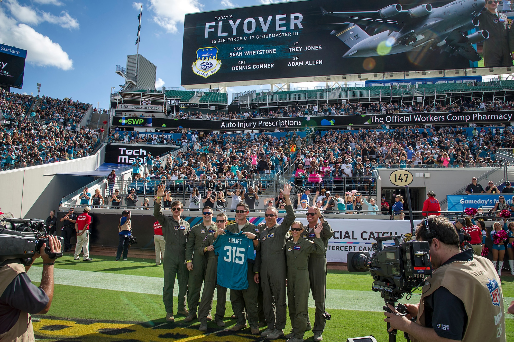 While the Jacksonville Jaguars lost their Oct. 21 home game against the Houston Texans, 20-7, the game at least started off with a thunderous roar from a Charleston C-17 Globemaster III flown a mere 1,500 feet above by the 701st Airlift Squadron aka the “Turtles.”