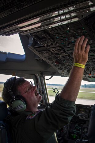 While the Jacksonville Jaguars lost their Oct. 21 home game against the Houston Texans, 20-7, the game at least started off with a thunderous roar from a Charleston C-17 Globemaster III flown a mere 1,500 feet above by the 701st Airlift Squadron aka the “Turtles.”