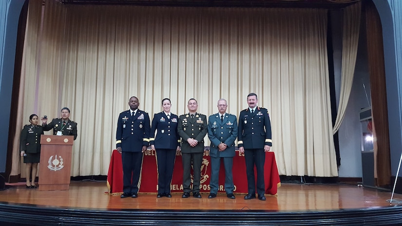 Army Reserve-PR leader shares experiences in Perú