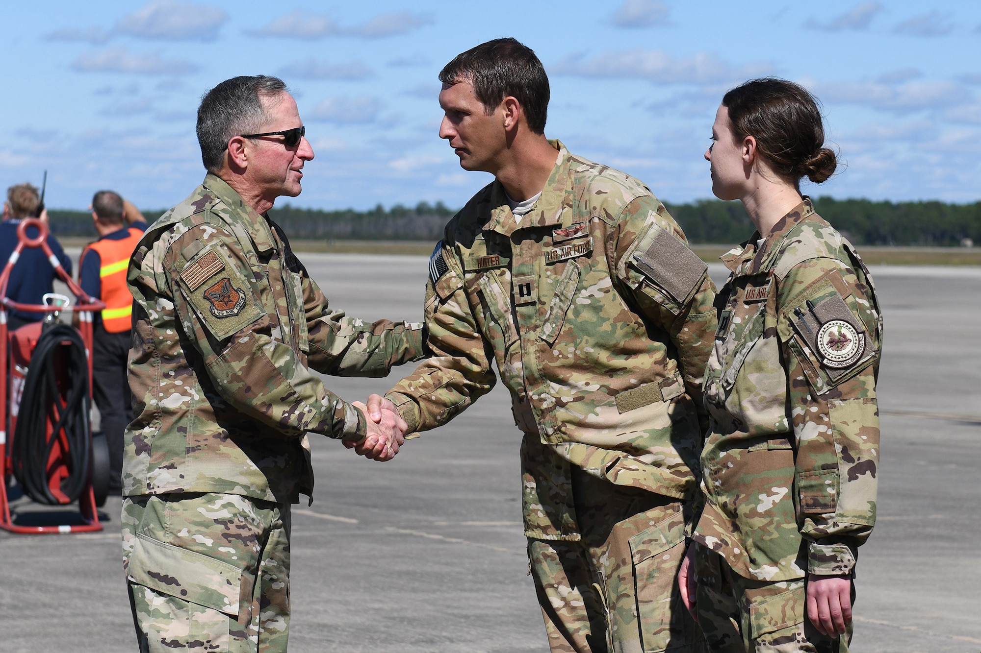 CSAF greets aircrew