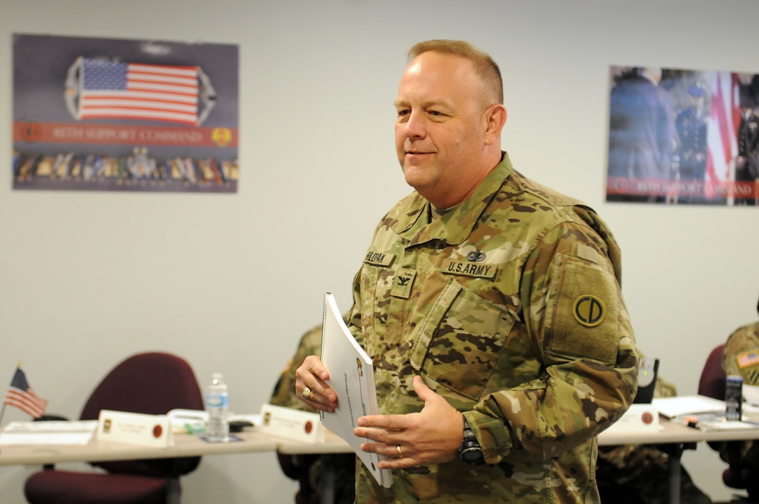 Active component brigade commanders learn Army Reserve processes during multi-compo orientation