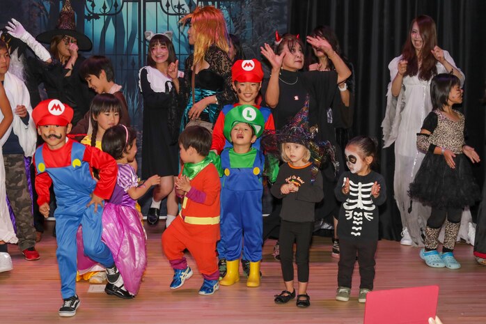Halloween Carnival in Iwakuni City creates opportunity to make friends