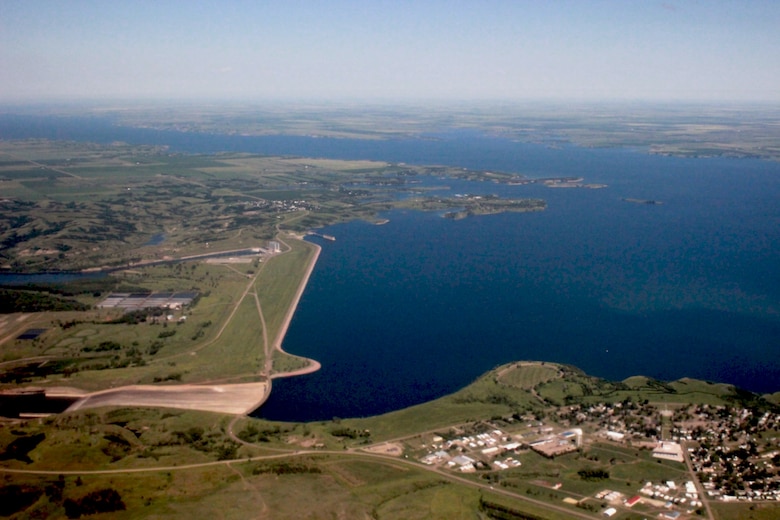 Garrison Dam and Lake Sakakawea near Riverdale, North Dakota. Higher-than-average lake levels in the upper Missouri River Basin in 2018 are the result of runoff from heavy mountain snowpack and late spring rainfall in the Yellowstone River basin.