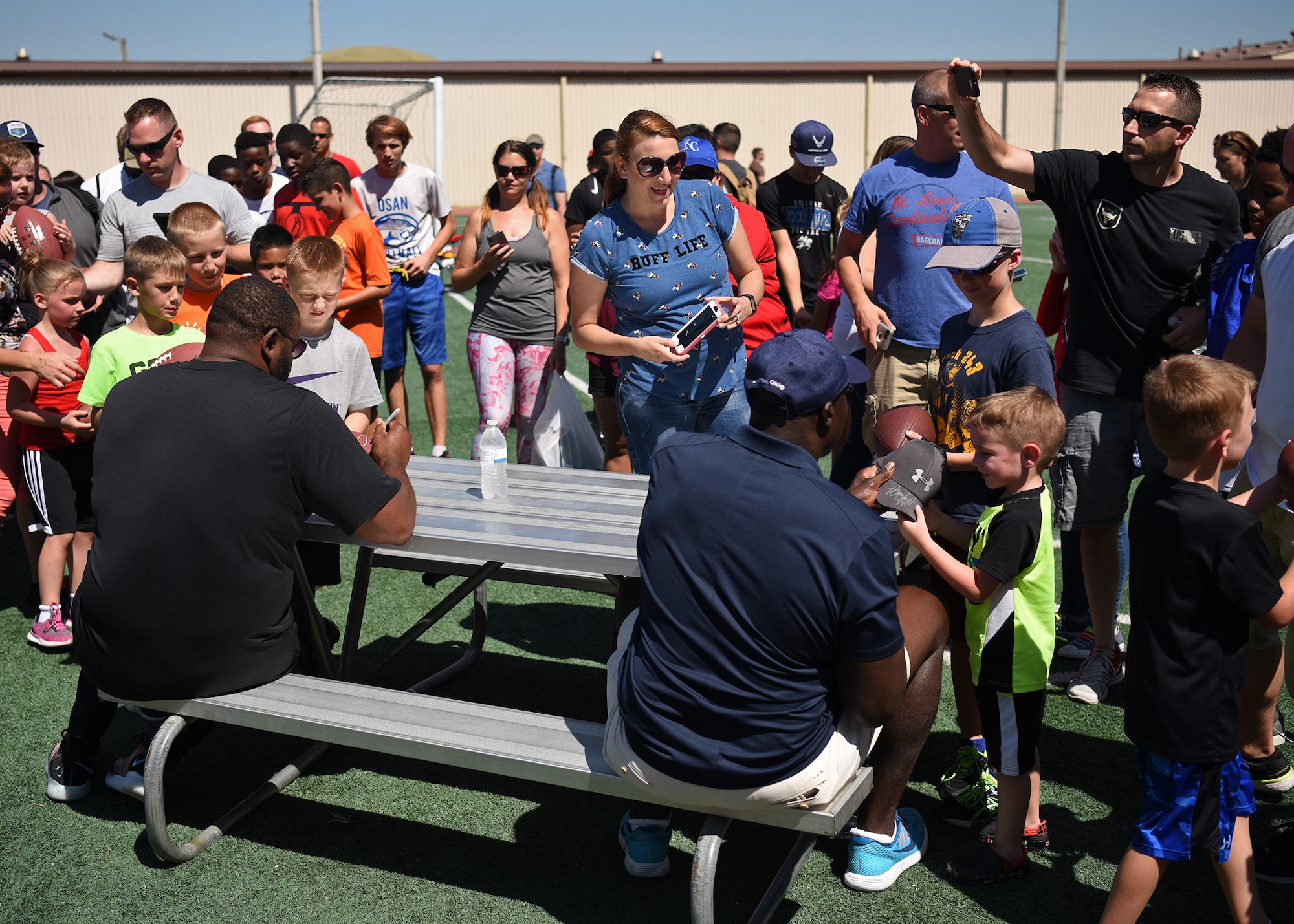 NFL Hall of Famers visit Osan Air Base