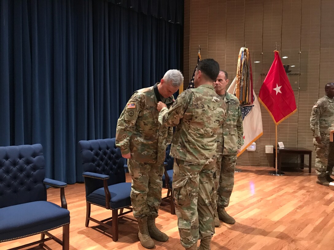 Army Reserve Cyber Leader Receives Prestigious Award