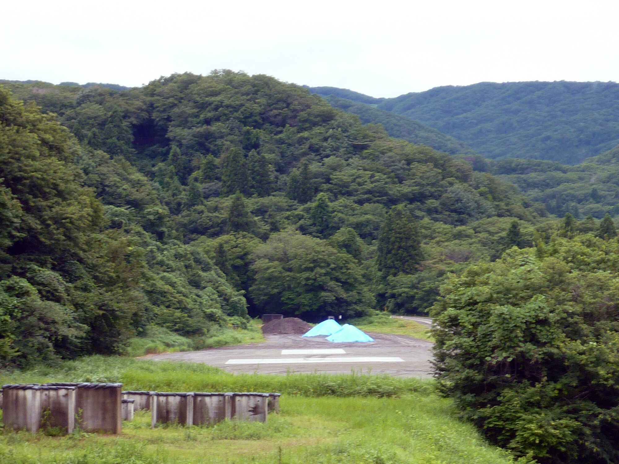 Koku Jieitai (Japan Air Self Defense Force) hosted U.S. Air Force members during their two-day live-fire, rapid airfield damage repair demonstration, August 8-9, 2018, Ohjoji-hara Exercise Range, Sendai, Japan.