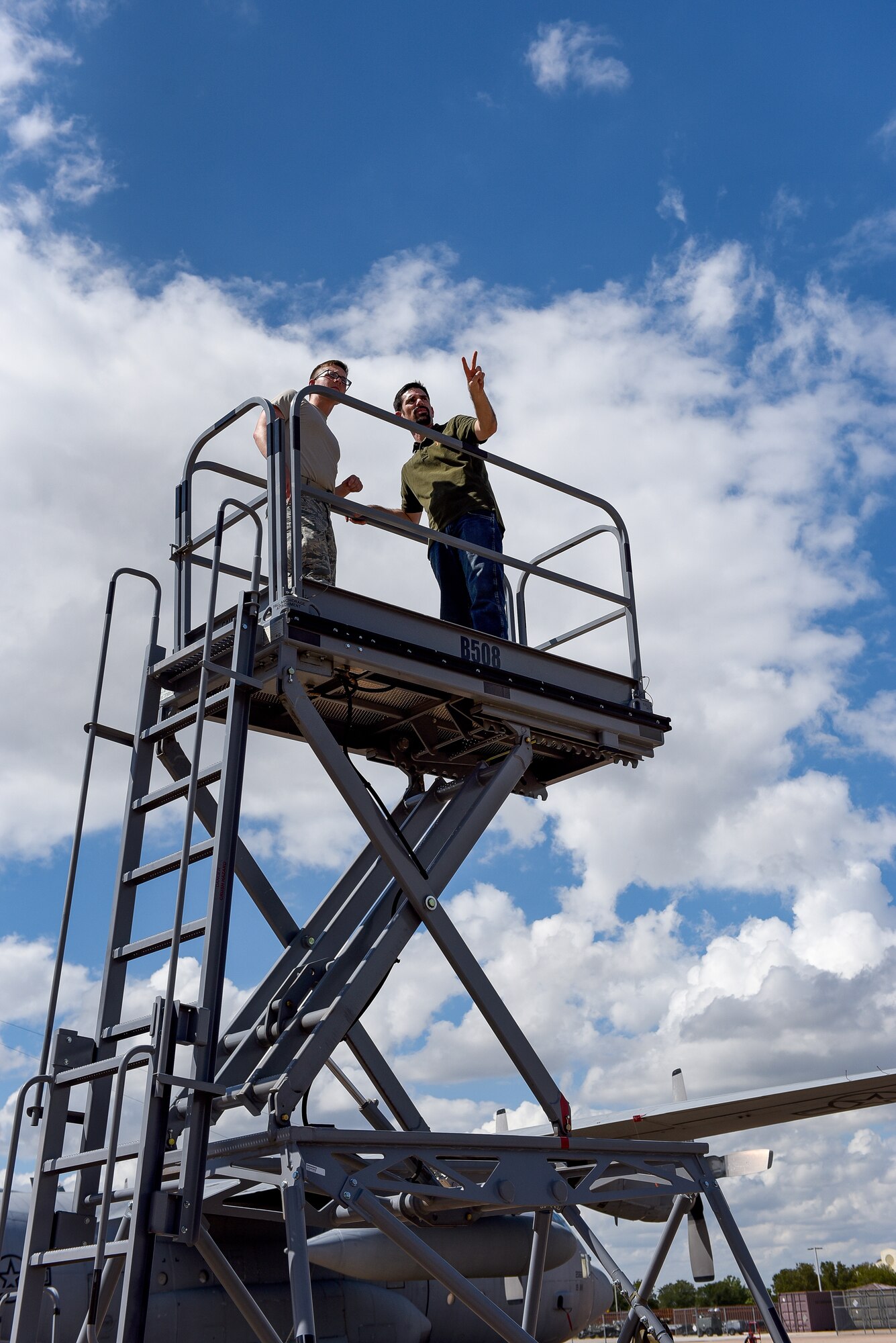 B5 aircraft maintenance stand training