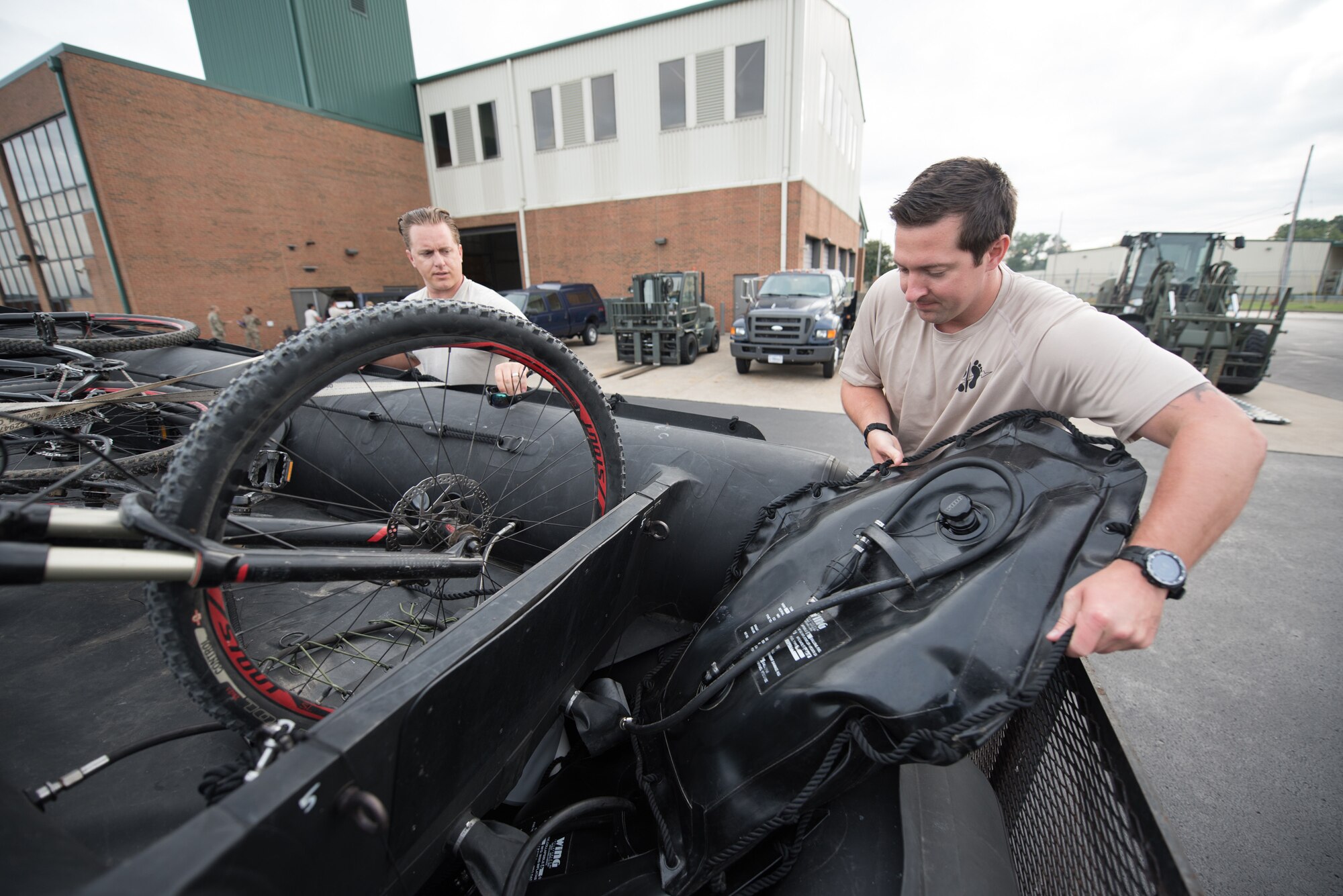 Special operators from the Kentucky Air National Guard’s 123rd Special Tactics Squadron load equipment at the Kentucky Air Guard Base in Louisville, Ky., Sept. 12, 2018, in preparation for deploying to the East Coast in response to Tropical Storm Florence. The Airmen, who provide air traffic control, communications, personnel recovery and paramedic capabilities, are heading to Naval Air Station Oceana in Virginia Brach, Va.