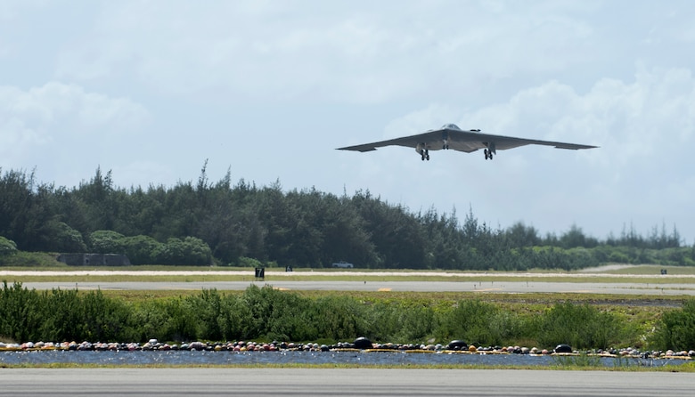 B-2s Conduct Hot-pit Refueling At Wake Island > Pacific Air Forces ...