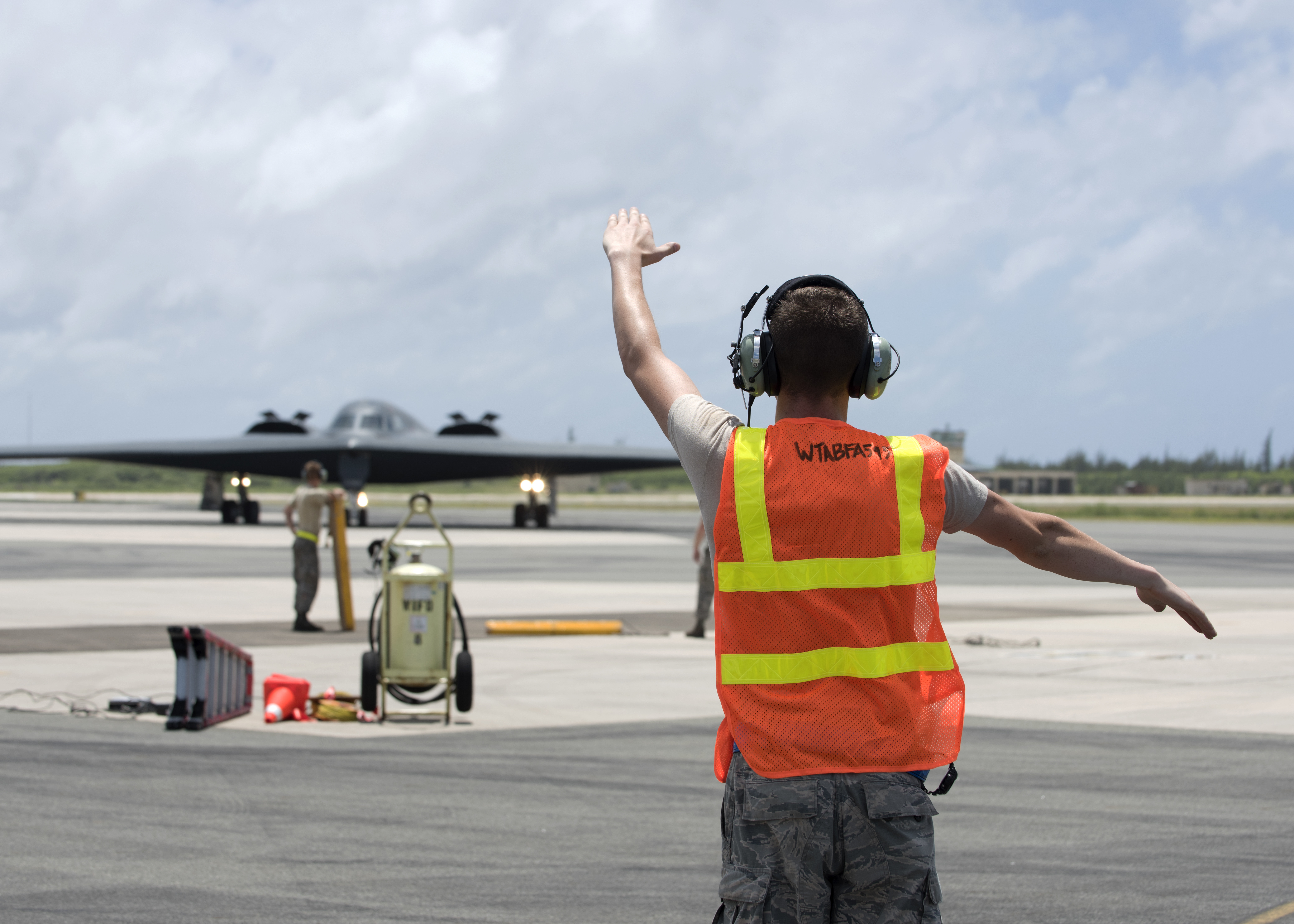 Beyond Whiteman: B-2 crews conduct hot-pit refueling on remote Wake ...
