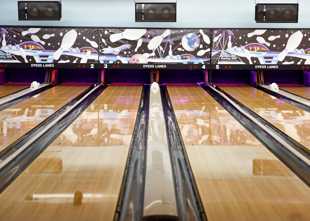 7th FSS revitalizes bowling center, golf course