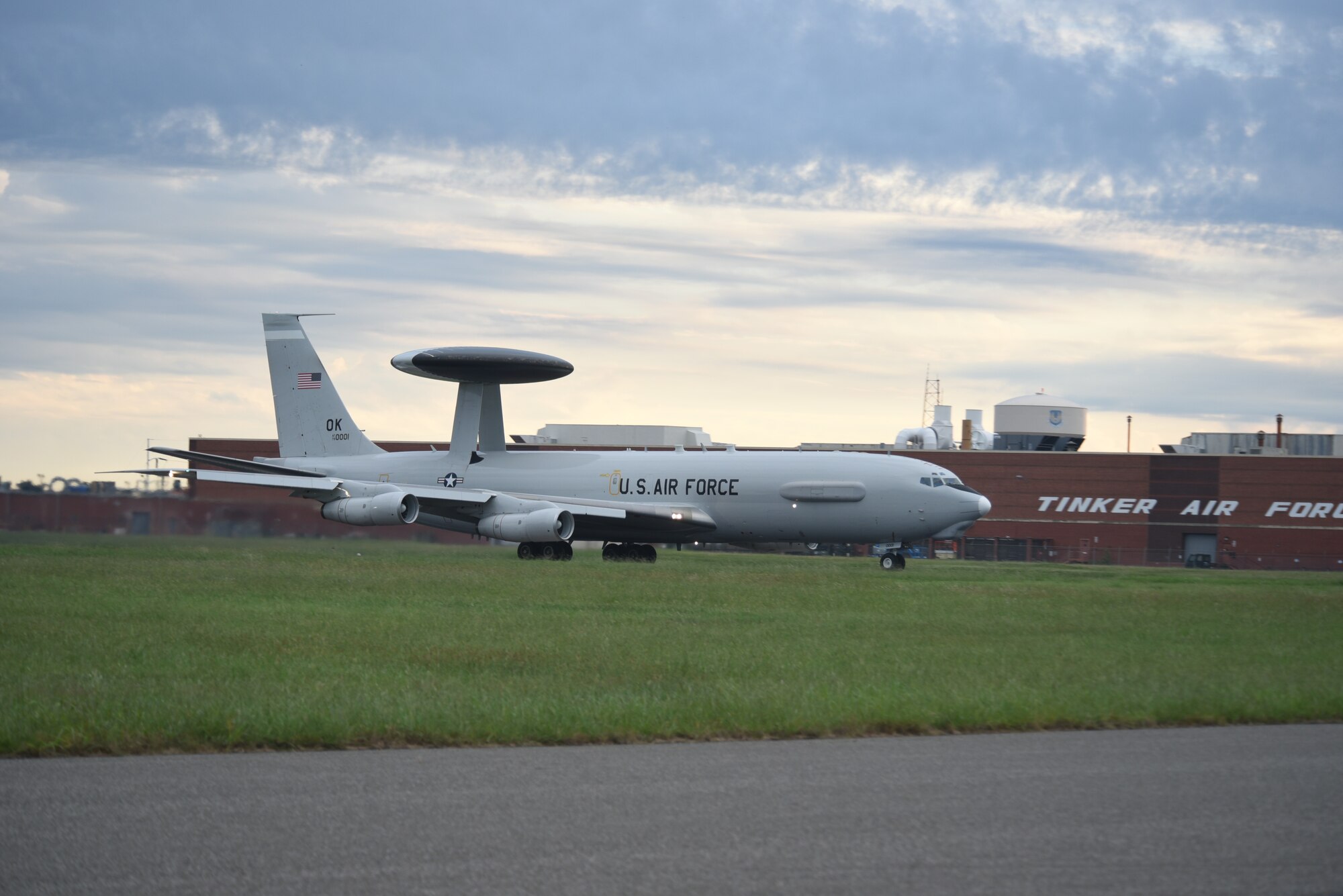An E-3 Sentry aircraft from the 552nd Air Control Wing’s 960th Airborne Air Control Squadron launched out of Tinker Air Force Base Saturday morning in support of Hurricane Florence relief efforts. The aircraft, with a crew of 19, will be on station for an extended period flying off the coast of North Carolina.