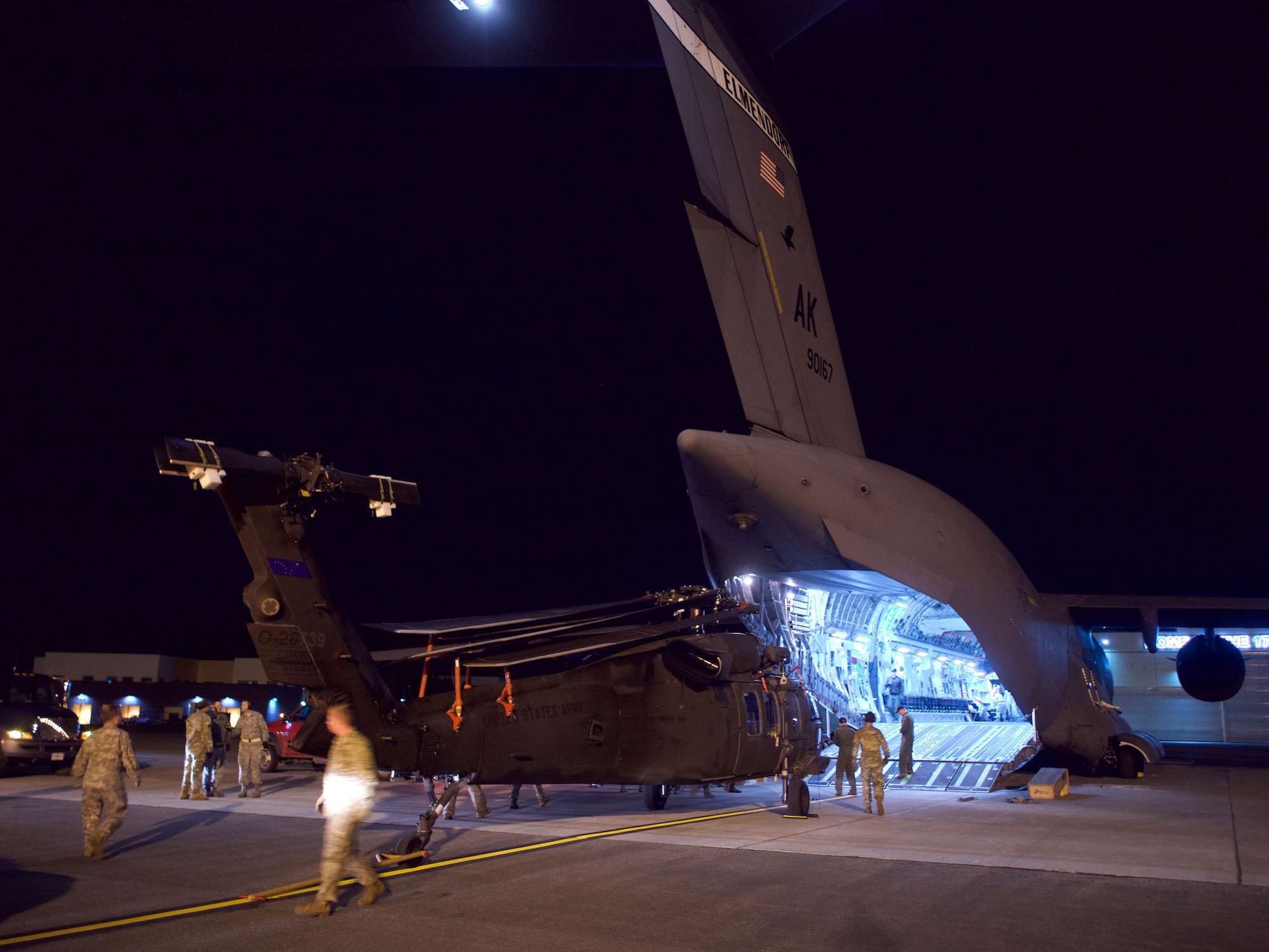 Alaska Army National Guardsmen assist with Hurricane Florence relief efforts.