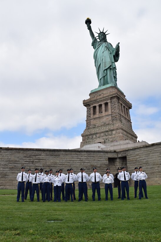 Soldiers Reenlist at the Feet of Lady Liberty