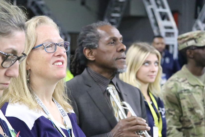 Dallas, Cowboys honor local military members