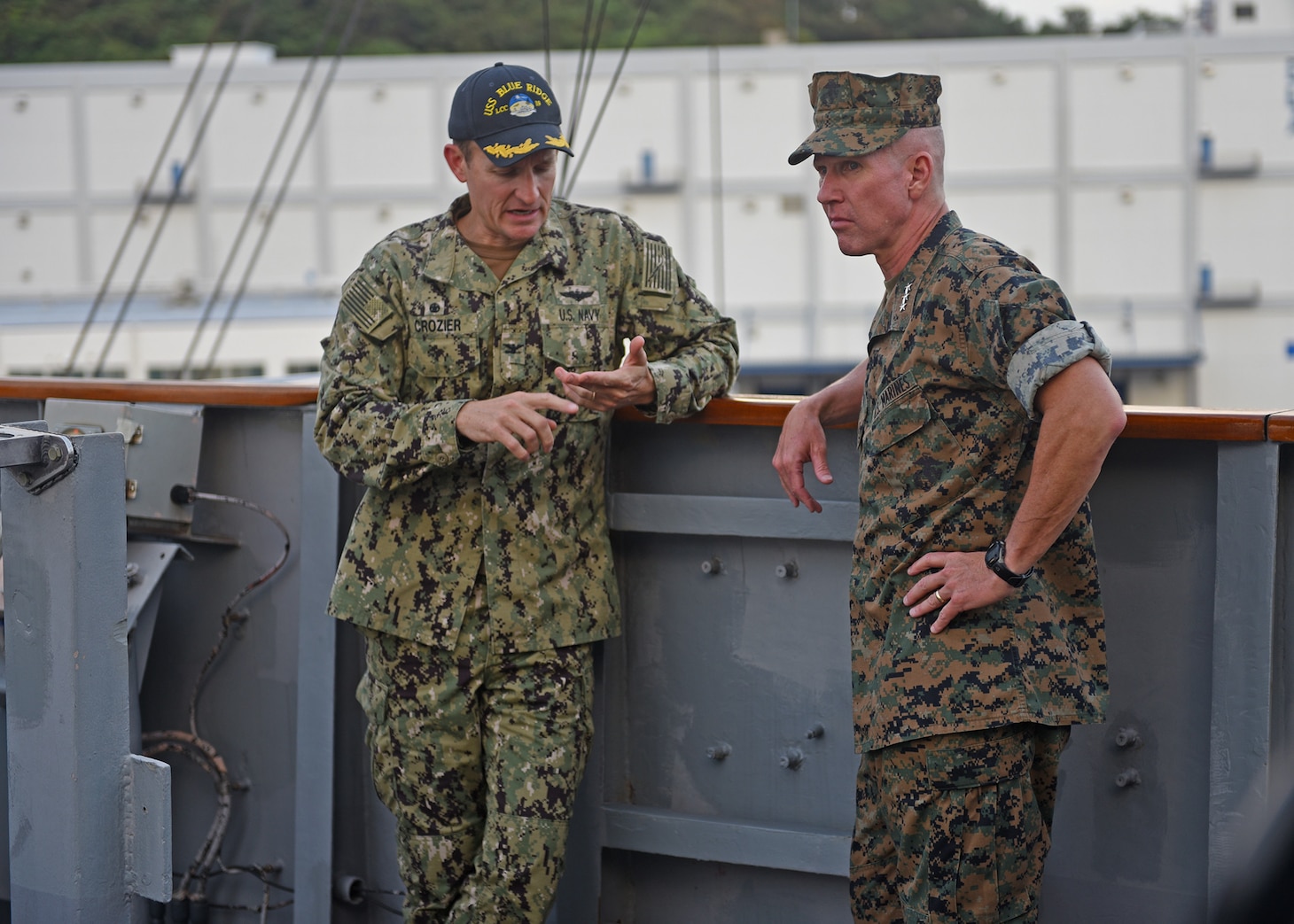 YOKOSUKA, Japan (Sept. 18, 2018) Lt. Gen. Eric M. Smith, Commanding General, III Marine Expeditionary Force, tours 7th Fleet Flagship USS Blue Ridge (LCC 19) while the ship is moored at Fleet Activities Yokosuka, Sep. 18. Lt. Gen. Eric M. Smith, who took command in August, met with USS Blue Ridge commanding officer, Capt. Brett E. Crozier, to gain a better understanding of fleet operations and build relationships with senior leadership.