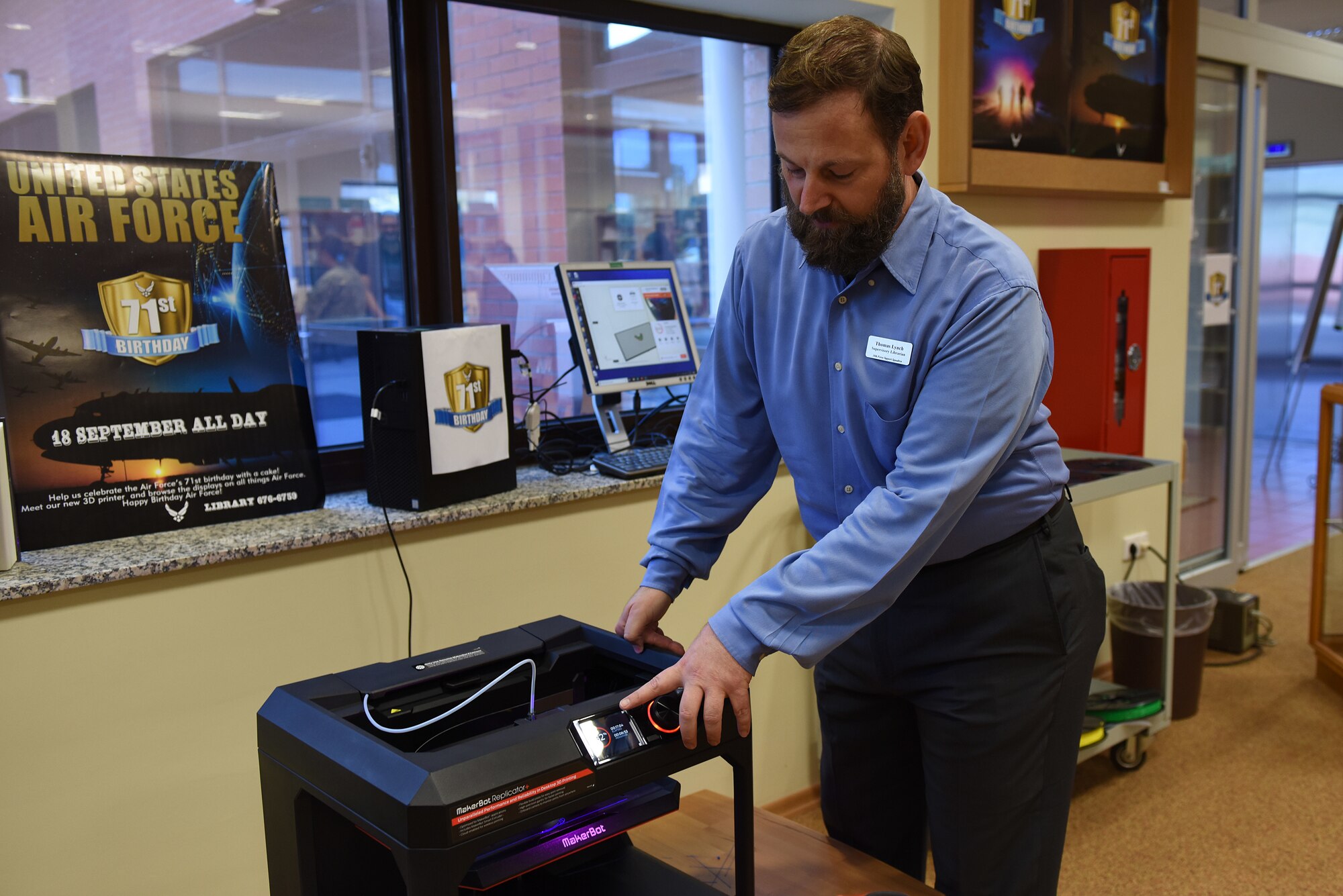 Librarian Thomas Lynch demonstrates the capabilities of a MakerBot Replicator 3-D printer at Incirlik Air Base, Turkey, Sept. 18, 2018.