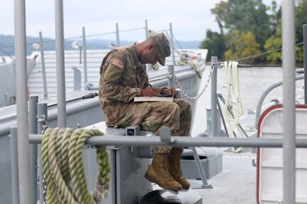 Army Reserve LCM boat unit prepares for Hurricane Florence relief