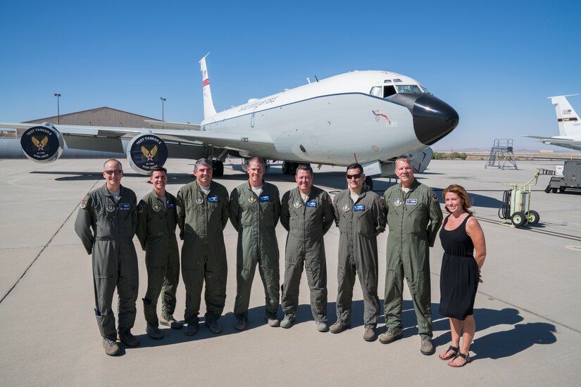 Group leadership visits GSUs > 413th Flight Test Group > News