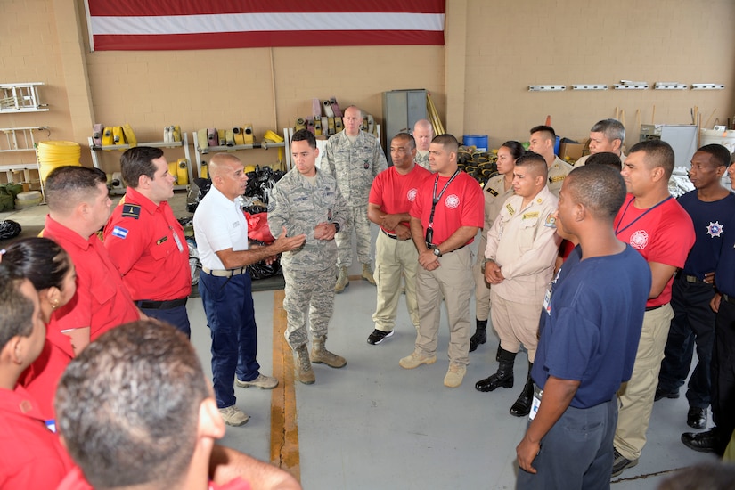 Capacitan a Bomberos Centroamericanos