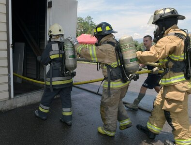 Capacitan a Bomberos Centroamericanos