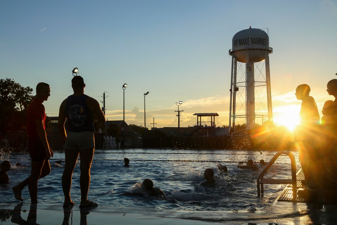 Recruits with Alpha Company practice swim qualification aboard Marine Corps Recruit Depot Parris Island Sept. 12, 2018.