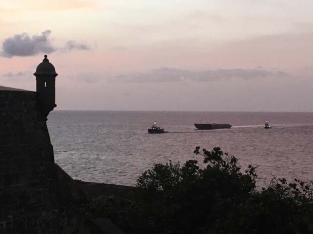 Donjon's barge arriving in San Juan