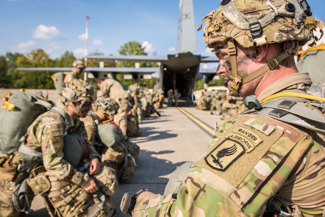 173rd-airborne-brigade-jump-during-saber-junction-2018