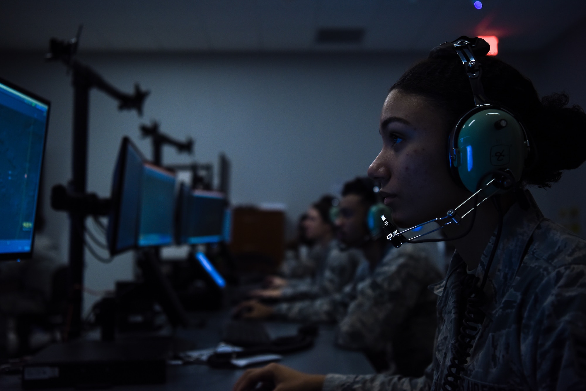 Senior Airman Briana Hightower, 607th Air Control Squadron weapons simulation technician, operates a flight simulator during training, Sept. 21, 2018 at Luke Air Force Base, Ariz.