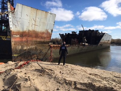 EX-SHADWELL pulled onto beach