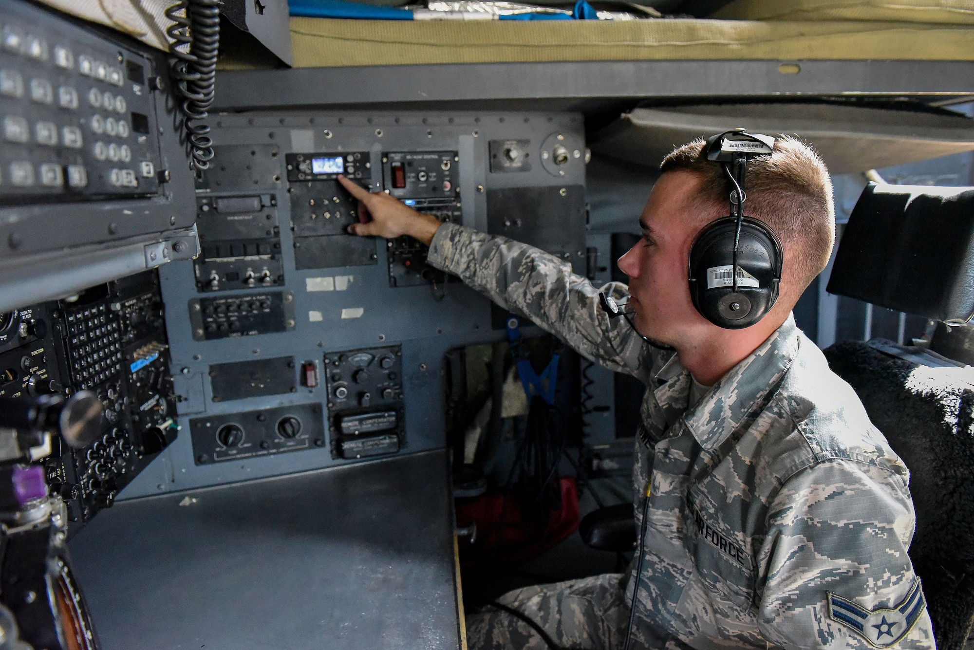 365th TRS mobility air force integrated communication, countermeasure and navigation systems apprentice course
