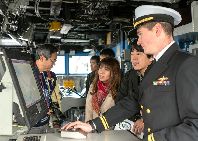 Fleet Activities Yokosuka’s 26th Annual Spring Festival Attracts 37,000 Visitors