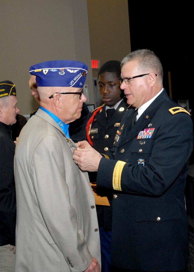 Army Brig. Gen. Simerly pins Vietnam Wat veteran