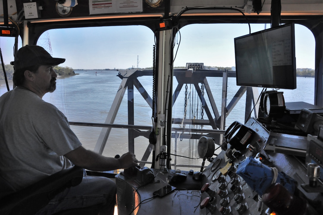 Savannah Harbor maintenance dredging