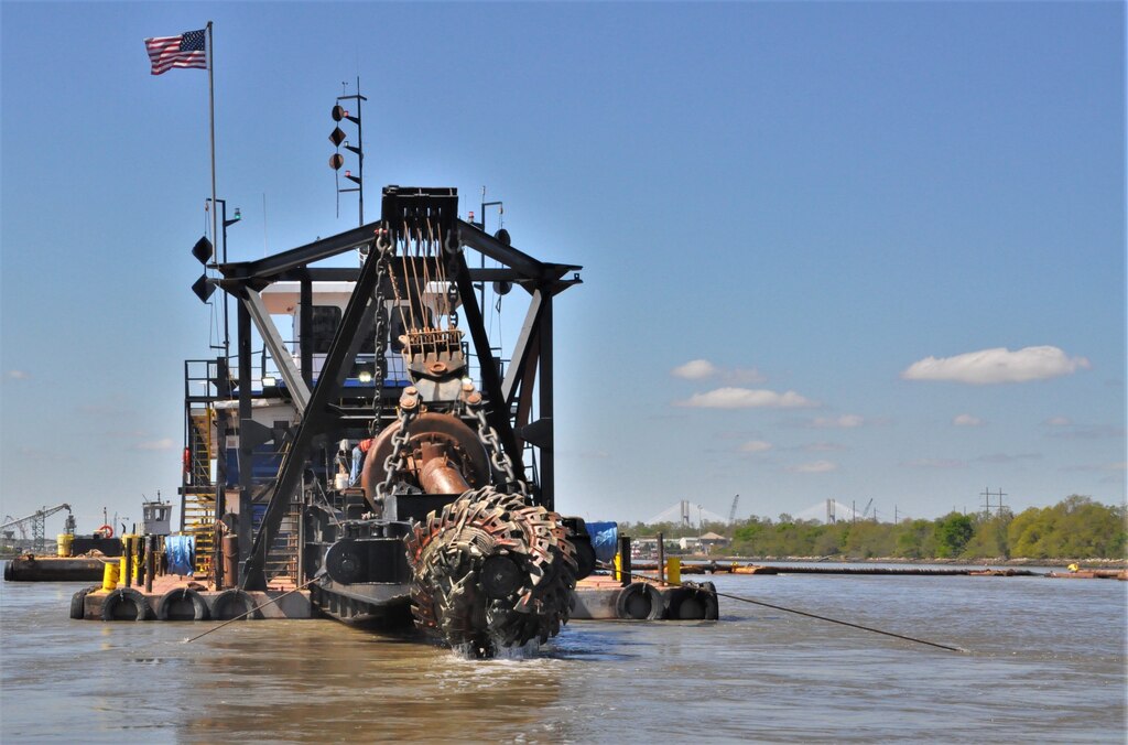 Savannah Harbor maintenance dredging