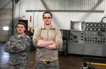 5th MXS pneudraulics Airmen work well under pressure