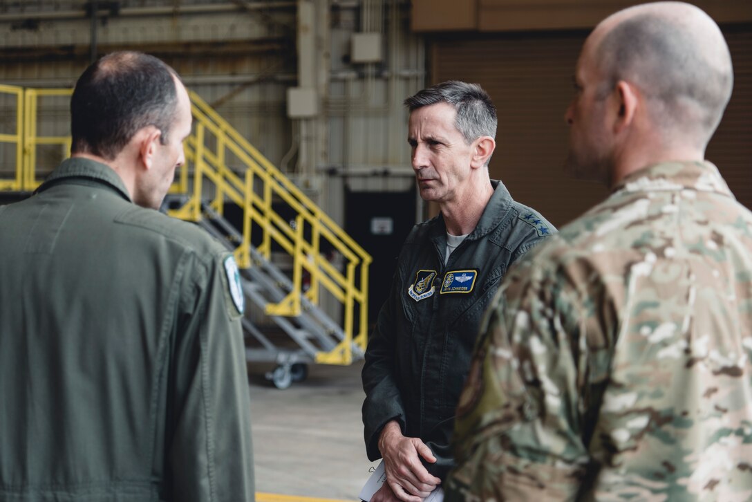 5th Air Force, USFJ Commander visits Team Kadena